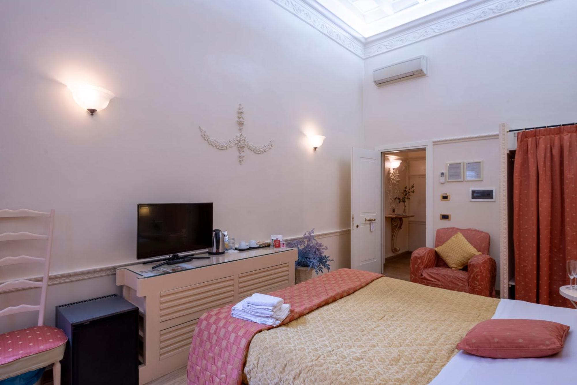 Suites Rome — Photos 1